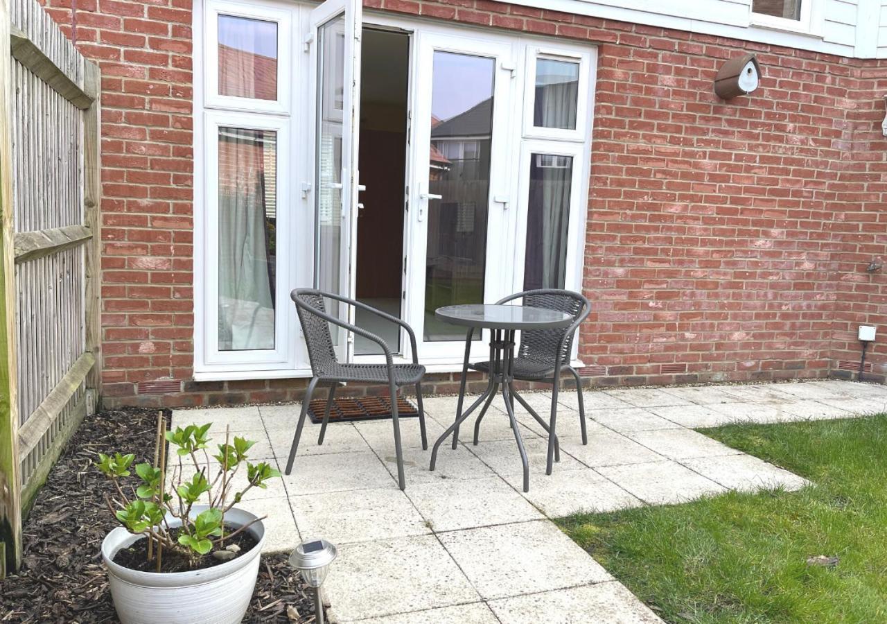 Ashford Holiday Home Sleeps 6 Free Parking Wifi Willesborough Exterior photo